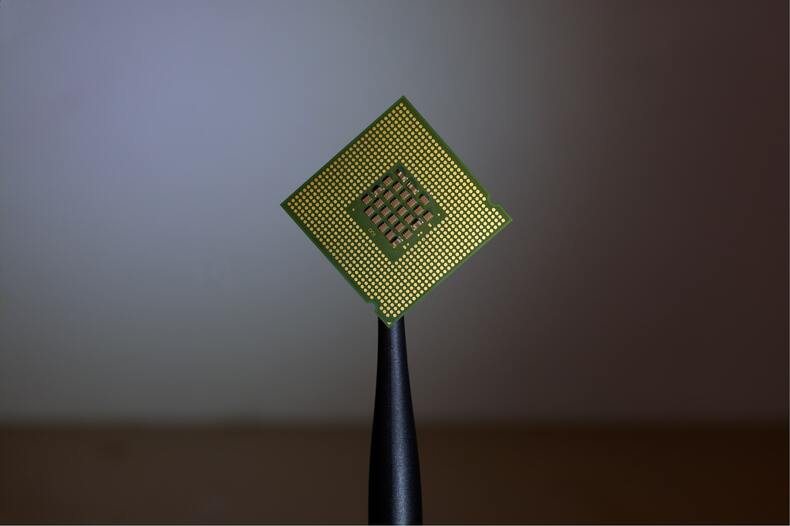 Qualcomm Is Planning To Take Over The Apple M2 Chip