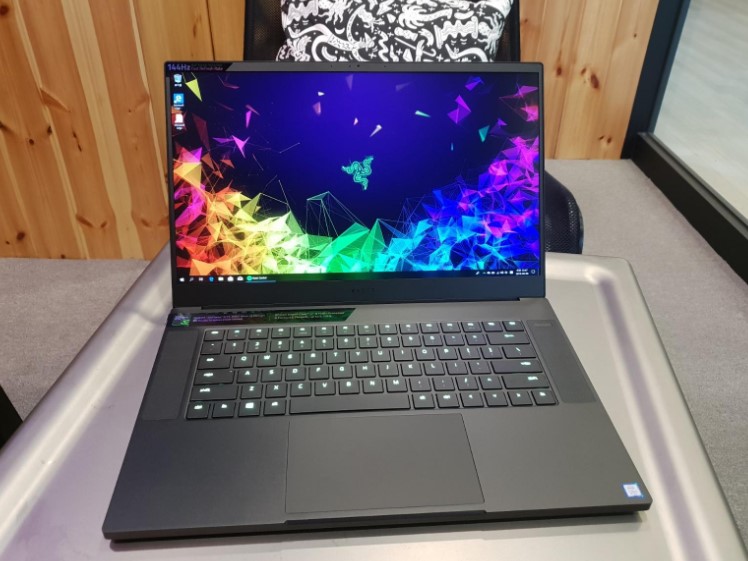 Razer Blade 15 2018 h2 front view