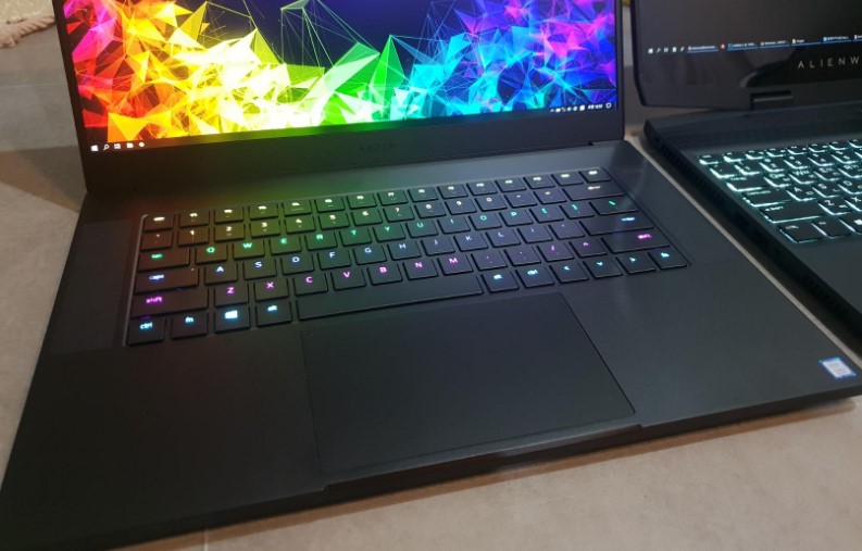 Razer Blade 15 2018 h2 keyboard