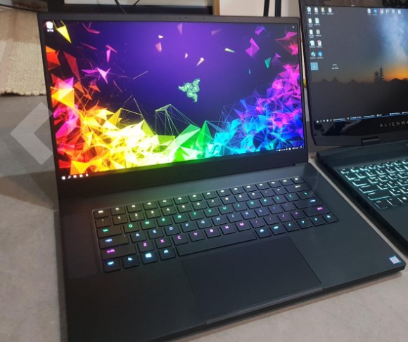 Razer Blade 15 2018 h2 side view