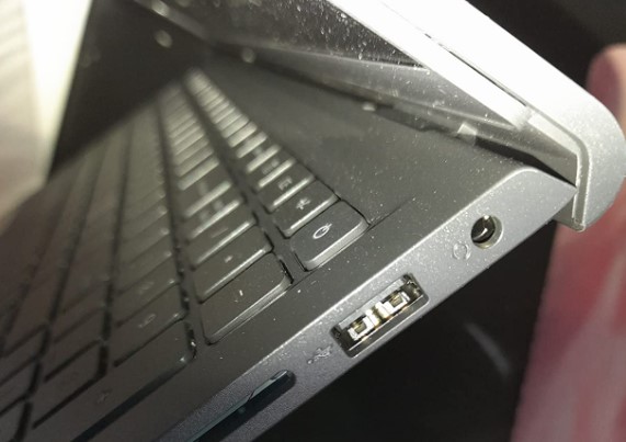 right side ports