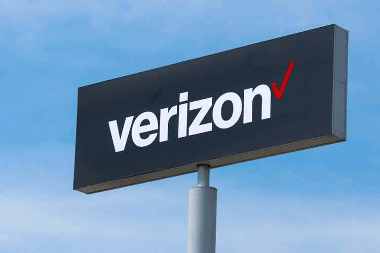 How to Find Someone's Verizon Email